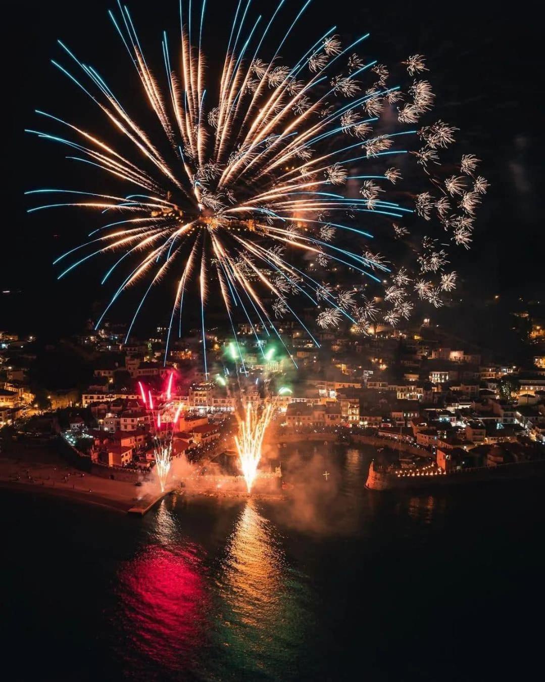 Nafpaktos Studio In Port Ιι Екстер'єр фото